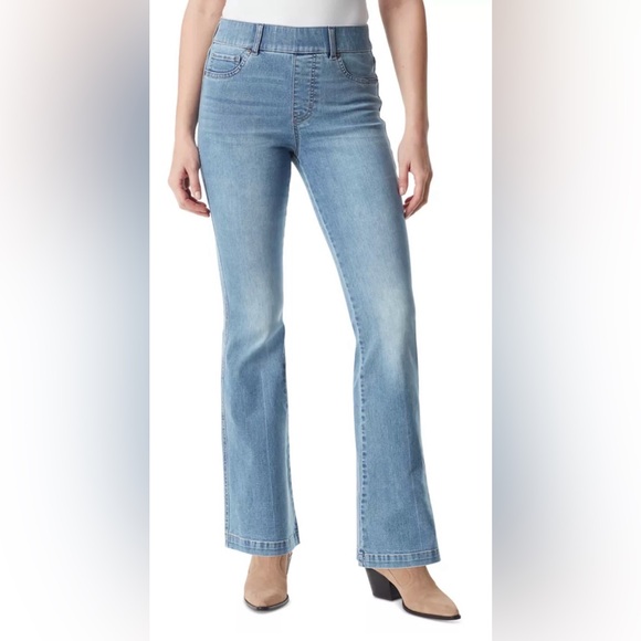 Gloria Vanderbilt Denim - Gloria Vanderbilt Petite Shape Effect Flare Tummy-Control Jeans